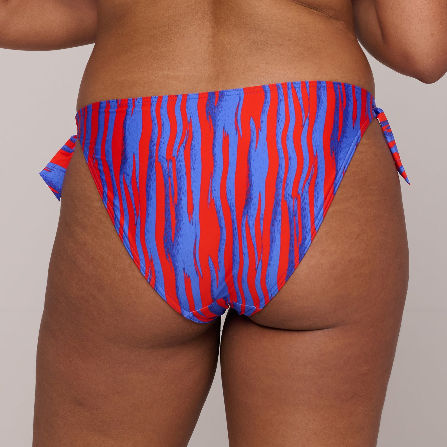 SKUDAI Bikini Hüftslip m. Schnur (Wild Stripes)