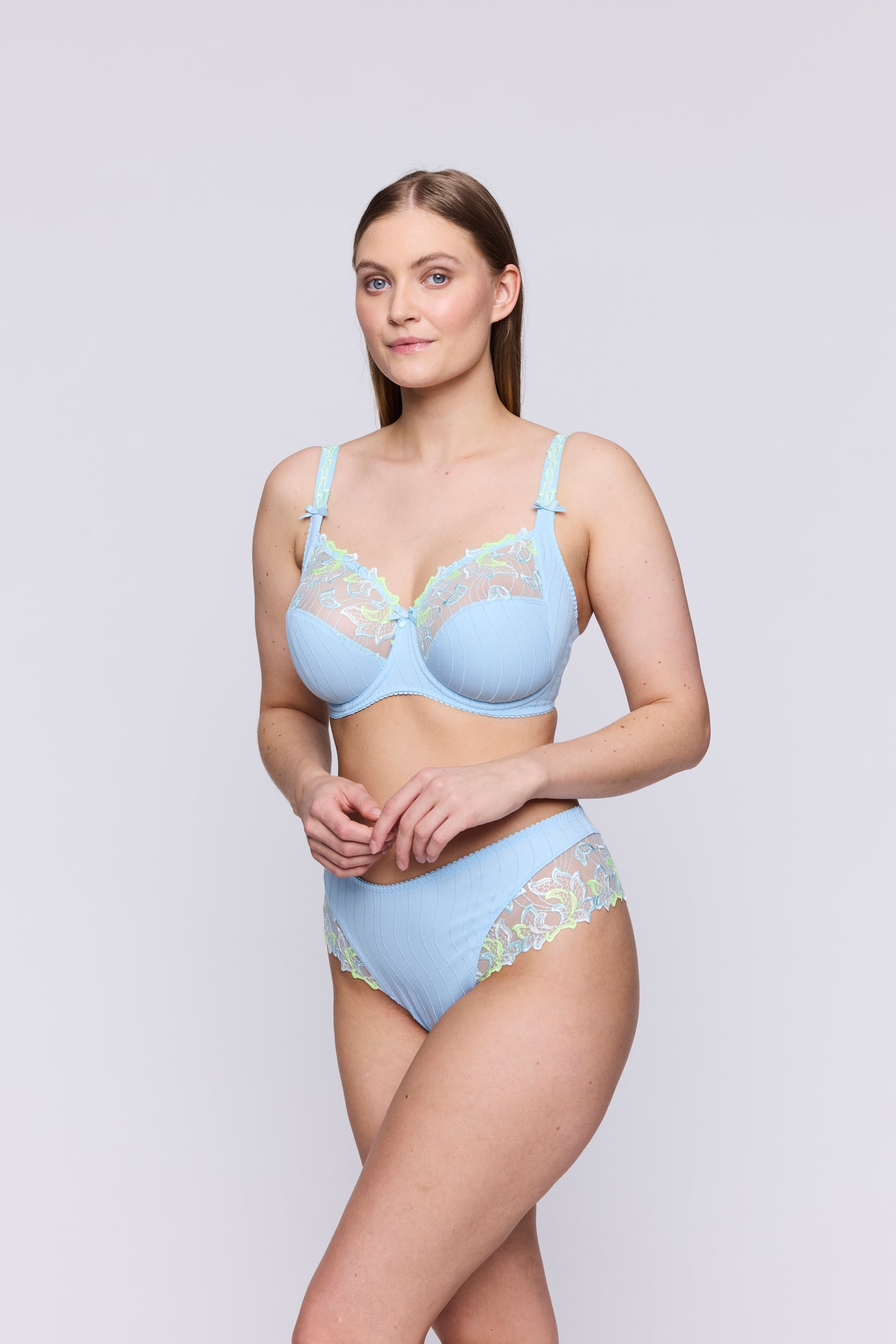 DEAUVILLE Luxus String (Milky Blue)