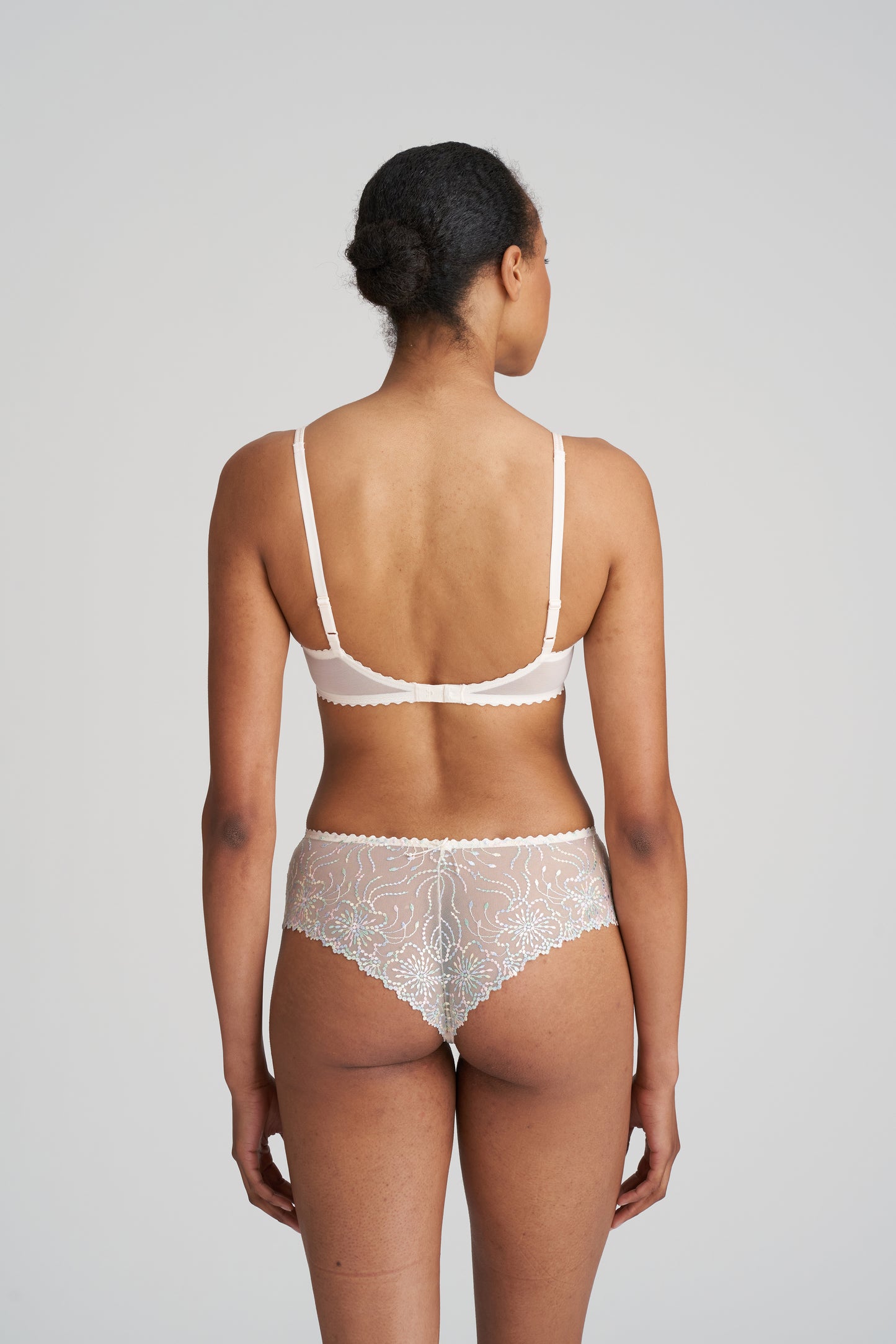 JANE Luxus String (Boudoir Cream)