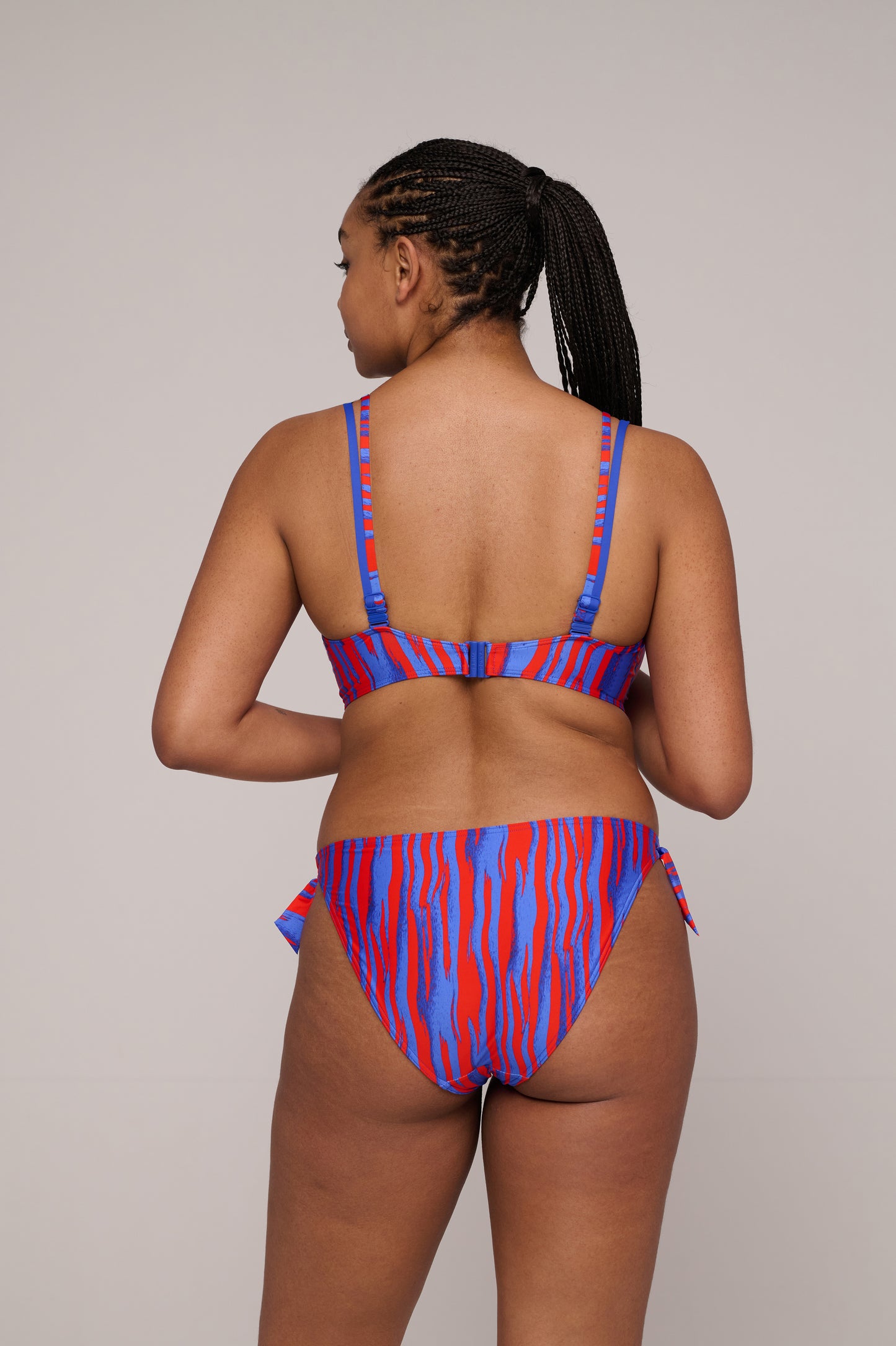 SKUDAI Bikini Hüftslip m. Schnur (Wild Stripes)