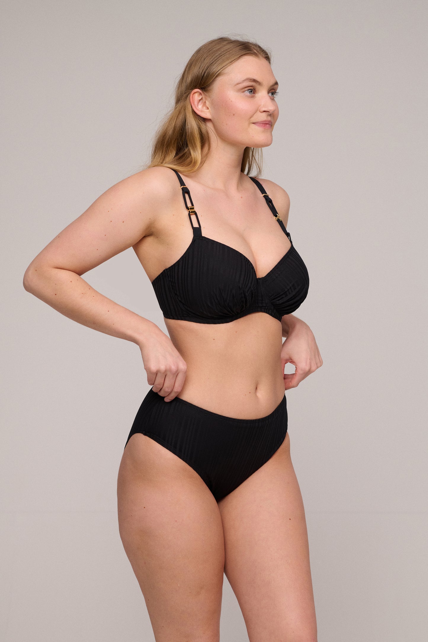 KIRUNA Bikini Taillenslip (Schwarz)